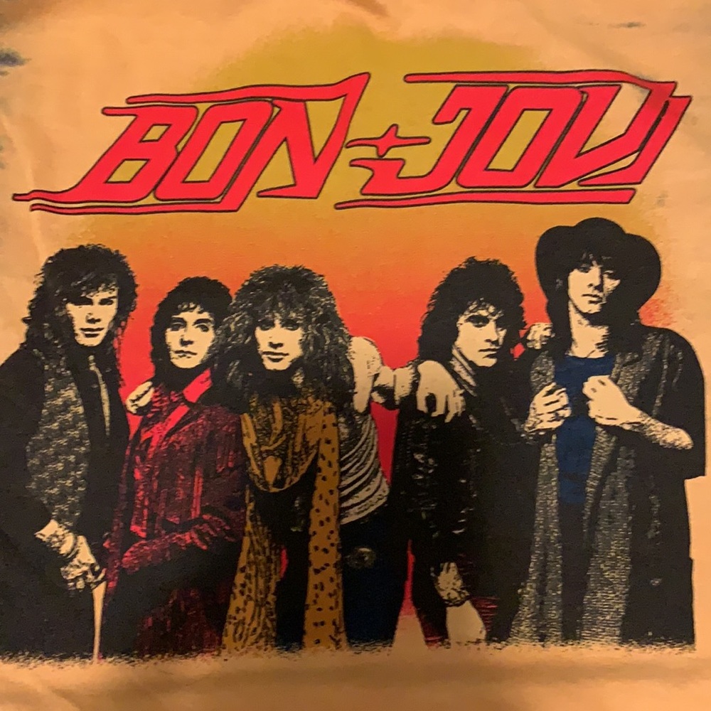 Bon Jovi tee shirt